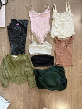 ✨Closet Cleanout✨Aritzia, Free People, SKIMS, Abercrombie & Fitch, Garage, more!
